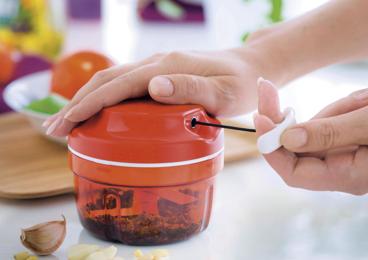 Tupperware Herb Chopper
