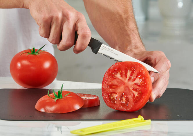 Tupperware A-series Sågtandad Universalkniv 
