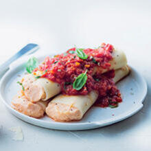 Cannelloni med lax och tomatsås
