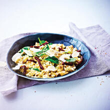 Risotto med svamp, soltorkade tomater och babyspenat