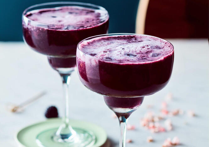 Tupperware Mocktail med blåbär och svarta vinbär 