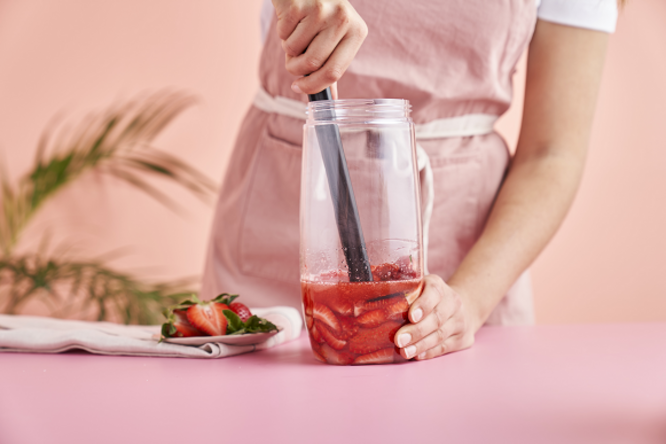 Tupperware Vatten med jordgubbar  och mynta 