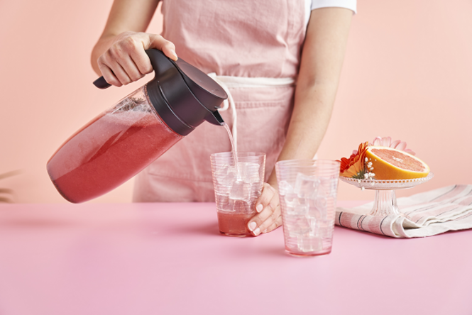 Tupperware Vatten med jordgubbar  och mynta 