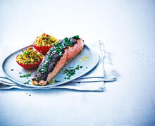 GRATINERAD LAXFILÉ MED SVAMP OCH TOMAT